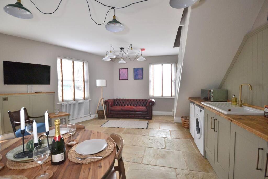 St Nicholas Corner - A New Unique Town Centre Home King's Lynn Extérieur photo